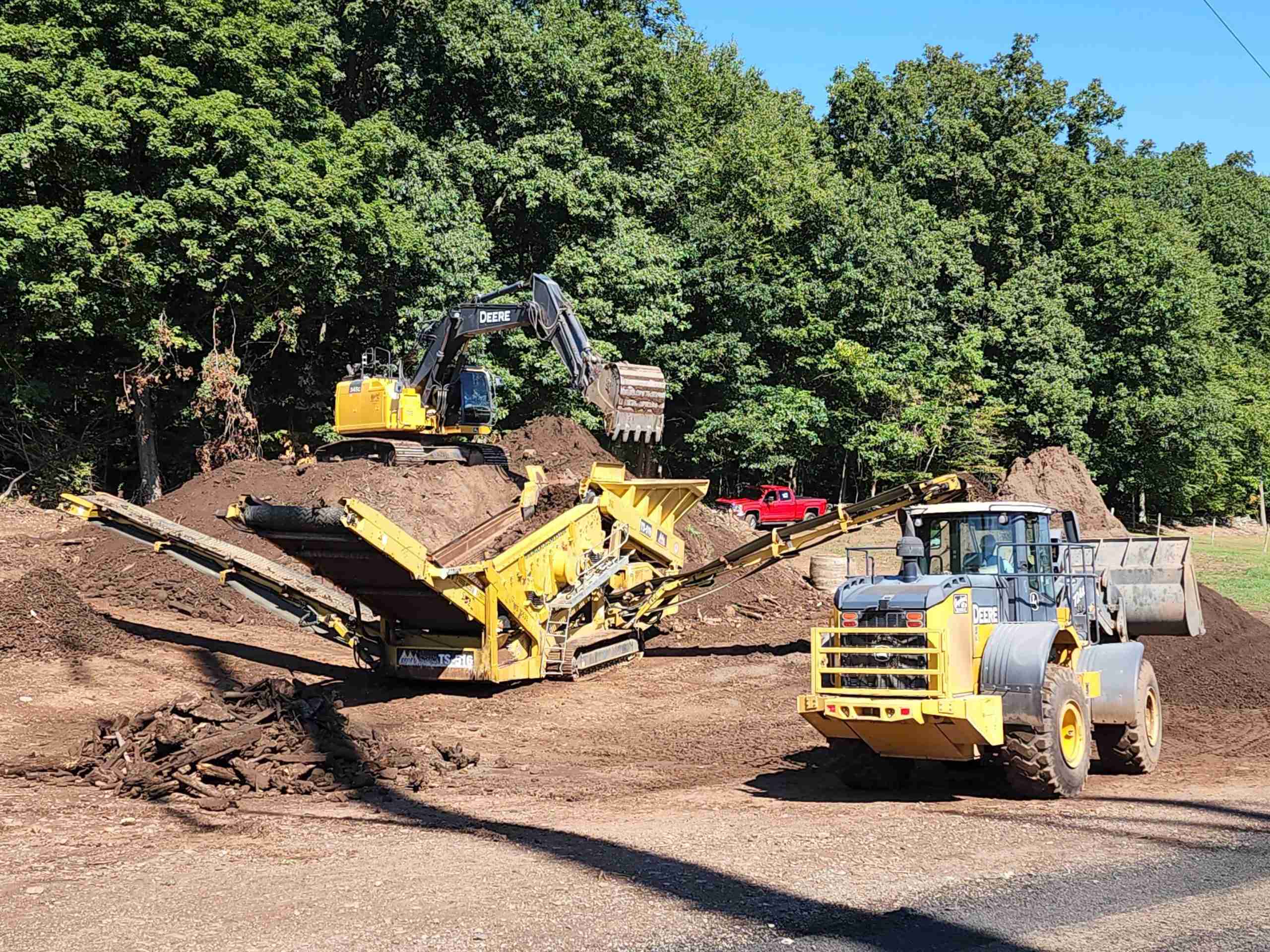 Hazelwood Inc. Screening Site — Processing Quality Materials with Our Fleet of Equipment in Wallingford, CT